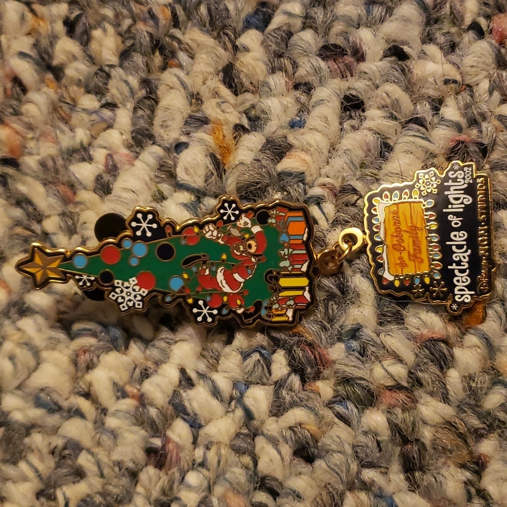 Osborne Family Spectacle of Lights 2002 Pin